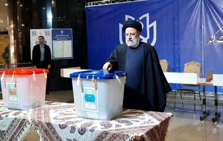رئیس جمهور رای خود را به صندوق انداخت