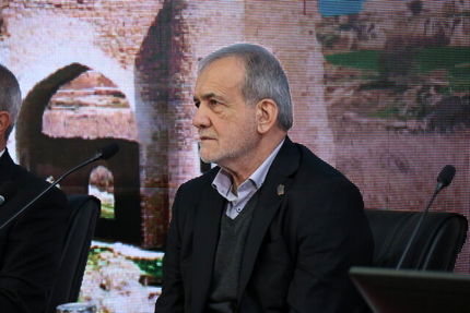 امضای سه تفاهم‌نامه مهم سرمایه‌گذاری در استان کهگیلویه و بویراحمد با حضور رئیس جمهور