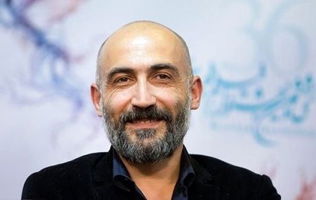 صف‌کشی هادی حجازی‌فر جلوی جشنواره تئاتر فجر: برگزاری جشنواره کار هنرمندان است نه دولتی‌ها