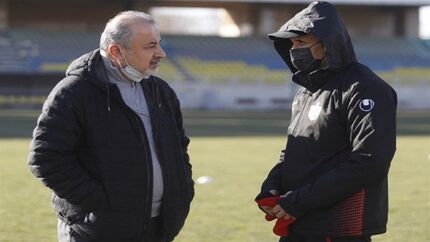 یحیی گل‌محمدی تا ۲ سال دیگر سرمربی پرسپولیس است / توافق سرخپوشان با مهاجم استقلالی تکذیب شد