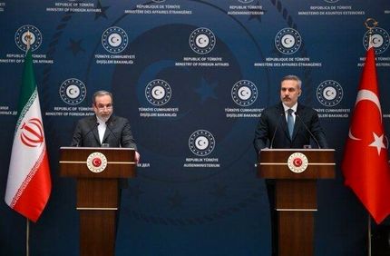 عراقچی: مذاکره در سایه تهدید شکل نمی‌گیرد / فیدان: امیدواریم حمله‌ای صورت نگیرد