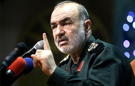 فرمانده کل سپاه: برخی فکر می‌کنند اگر با دشمن تعامل کنیم، راحت تر به نتیجه می‌رسیم 