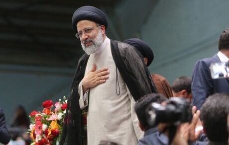 رئیس جمهور از مجروحین حوادث اخیر عیادت کرد