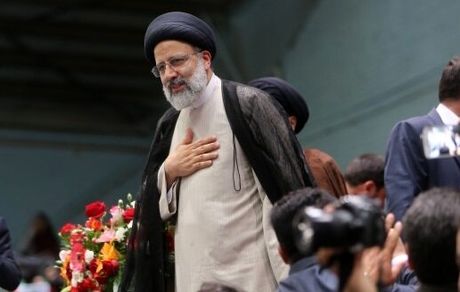 رئیس جمهور از مجروحین حوادث اخیر عیادت کرد