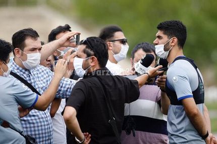 استوری علی کریمی با مدیربرنامه‌های ایسما و پاتوسی/ خبری در راه است؟