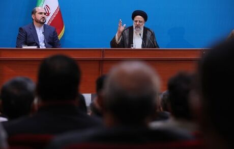 رئیسی: امروز وظیفه ما تلاش مضاعف برای گره‌گشایی از زندگی مردم است