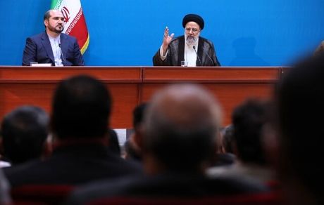 رئیسی: امروز وظیفه ما تلاش مضاعف برای گره‌گشایی از زندگی مردم است