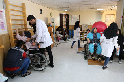 عقب‌ماندگی بهزیستی در تهیه اقلام کمک توانبخشی/ «سمعک»؛ پاشنه‌ آشیل