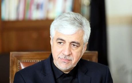 وزیر ورزش به اتاق عمل رفت