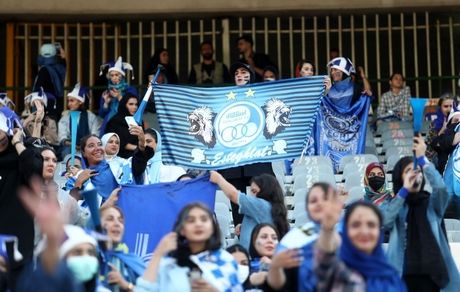 بازی استقلال تهران و مس کرمان با حضور بانوان از نگاه لنز دوربین