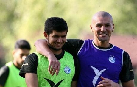 ضدحال عجیب بازیکن ازبکستانی استقلال به آبی‌ها