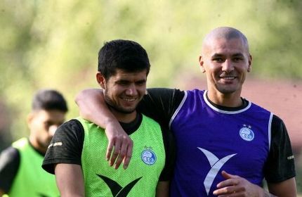 ضدحال عجیب بازیکن ازبکستانی استقلال به آبی‌ها
