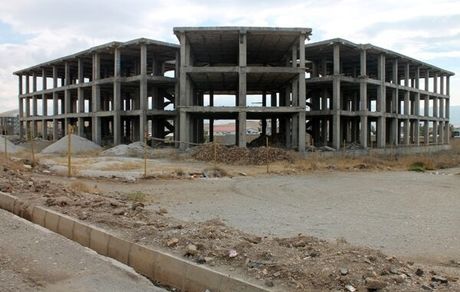 میانگین عمر پروژه‌های نیمه تمام کشور ۱۸ سال شد