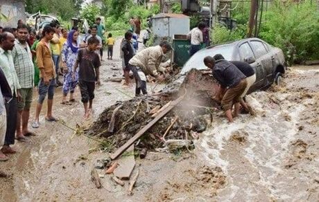 آمار کشته‌های سیل در هند از ۱۰۰ نفر گذشت