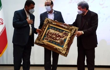 مدرسه و کلاس درس جعبه سیاه جامعه هستند