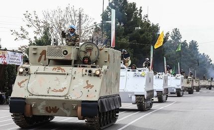 آغاز مراسم رژه ارتش جمهوری اسلامی ایران