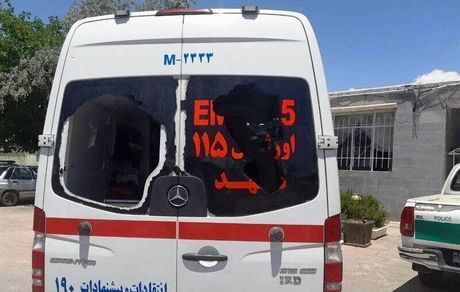 حمله افراد ناشناس به آمبولانس اورژانس اهواز