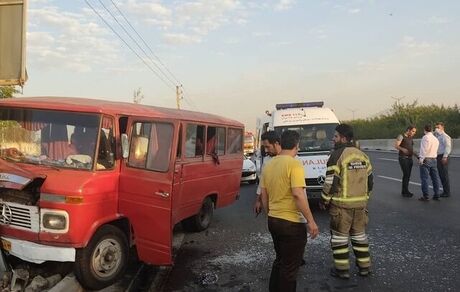 مینی‌بوس ترمز برید / ۴ نفر فوت یا مجروح شدند