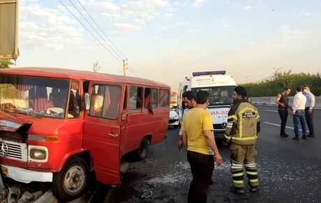 مینی‌بوس ترمز برید / ۴ نفر فوت یا مجروح شدند