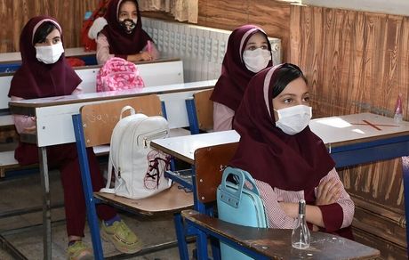 آموزش مجازی به کودکان آسیب می‌رساند
