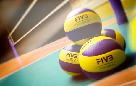 برد شهرداری ورامین و سیرجان / اشتباه عجیب دبیر مسابقات و توقف یک ساعته یکی از بازی‌ها