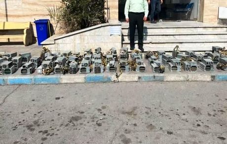 کشف ۵۳ دستگاه استخراج ارز دیجیتال قاچاق در شهر قدس