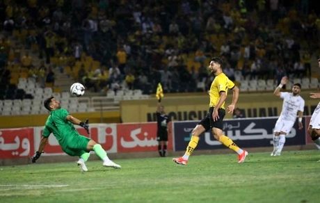 سپاهان با گل جنجالی در اردکان پیروز شد