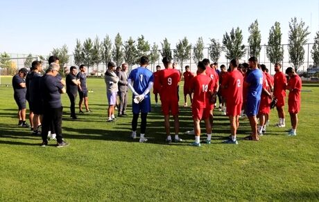 ادامه اعتصاب بازیکنان پیکان در آستانه بازی با پرسپولیس