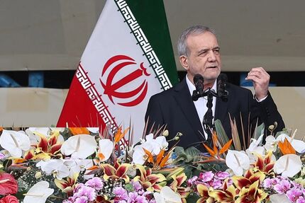 رئیس جمهور: مهمترین دغدغه ما معیشت مردم است / هرگز دنبال سلاح هسته‌ای نیستیم