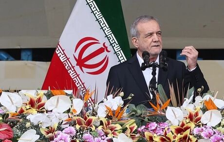 رئیس جمهور: مهمترین دغدغه ما معیشت مردم است / هرگز دنبال سلاح هسته‌ای نیستیم