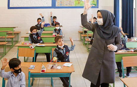 اشتغال پایدار ۳۰۰ هزار معلم در مدارس غیردولتی کشور