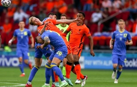 هلند بازی جذاب را از اوکراین برد
