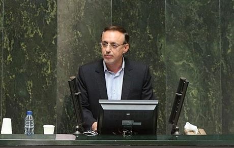 وحیدی: وزیر ورزش به مافیای ورزش پایان دهد
