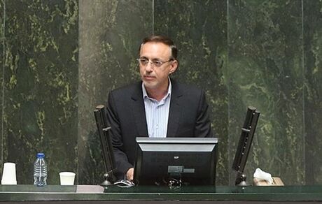 وحیدی: وزیر ورزش به مافیای ورزش پایان دهد