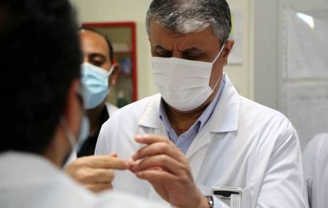 رئیس سازمان انرژی اتمی از شرکت رادیودارویی پارس ایزوتوپ بازدید کرد