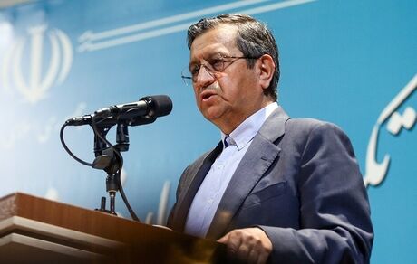 همتی: کسری بودجه خود ریشه اصلی بروز تورم در کشور است