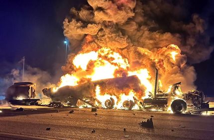 واژگونی و آتش سوزی مهیب یک تانکر سوختی در جاده میمه