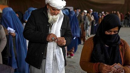 کمک نقدی برنامه جهانی غذا به نیازمندان افغان