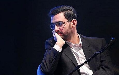 مگر وزیر ارتباطات مسئول تربیت فرزندان یا فیلتر و رفع فیلتر است!