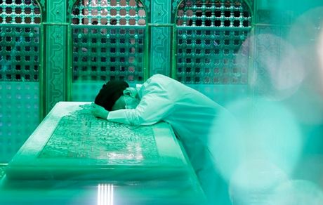 پیکر رهبر شهید معظم انقلاب پس از برگزاری مراسم بزرگداشت، در مشهد مقدس به خاک سپرده خواهدشد