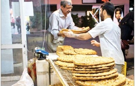 نان سنتی گران نشده / قیمت نان فانتزی رقابتی است