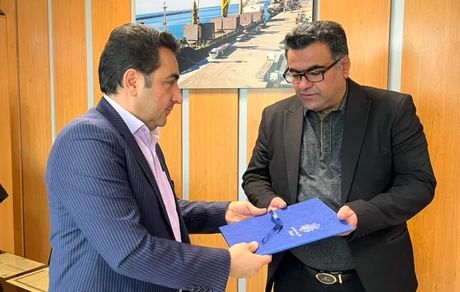 تجلیل از مدیر روابط عمومی بنادر و دریانوردی استان گلستان درخصوص احیای خلیج گرگان
