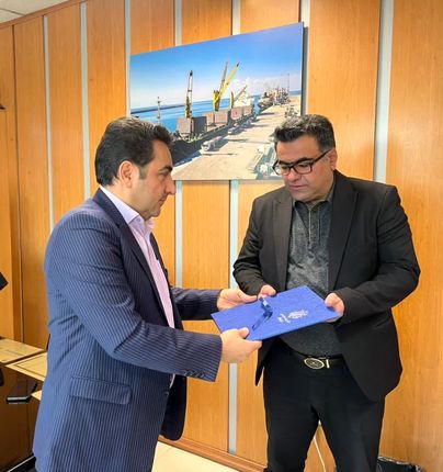تجلیل از مدیر روابط عمومی بنادر و دریانوردی استان گلستان درخصوص احیای خلیج گرگان
