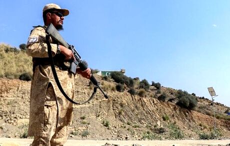 افغانستان، پاکستان را به حمله این کشور به یک کلینیک متهم کرد