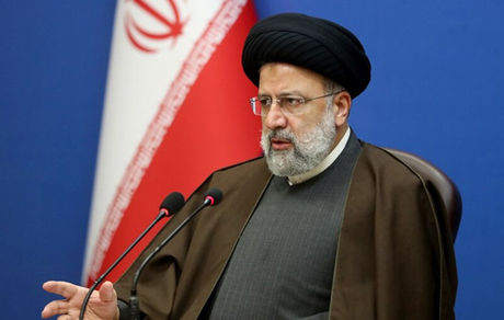 راه رسیدن به خدا خدمت به خلق خداست/ هر جا مردم حضور یافتند موفقیت‌های زیادی به دست آمد