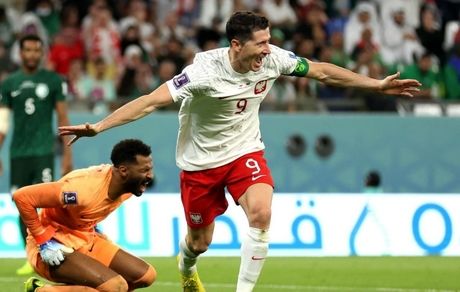 جام جهانی: لهستان با لواندوفسکی و شزنی عربستان را برد / عرب‌ها پنالتی نزدند و باختند