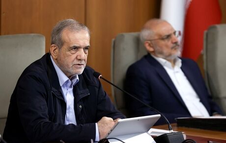 رئیس جمهور: با در کنار هم بودن می‌توانیم به قدرت و وفاق ملی برسیم / تفاوتی بین قوم عرب، عجم، کرد و بلوچ نیست