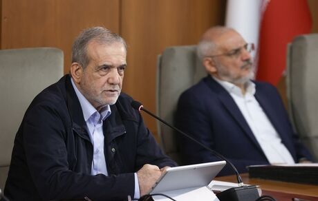 رئیس جمهور: با در کنار هم بودن می‌توانیم به قدرت و وفاق ملی برسیم / تفاوتی بین قوم عرب، عجم، کرد و بلوچ نیست