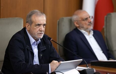 رئیس جمهور: با در کنار هم بودن می‌توانیم به قدرت و وفاق ملی برسیم / تفاوتی بین قوم عرب، عجم، کرد و بلوچ نیست