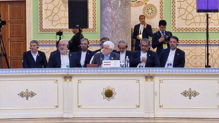 عارف: ایران همواره صلح را بر رویارویی ترجیح می‌دهد / خواهان جنگ و بی‌ثباتی نیستیم